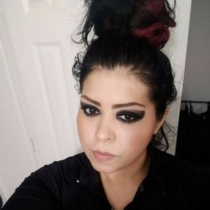 Meet your Posher, Amada